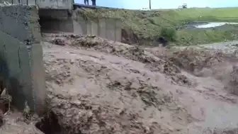 Kars Arpaçay'da Sel Felaketi: Polat Köyü Yolunda Ulaşım Durma Noktasına Geldi