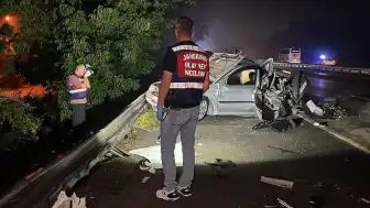 Kocaeli'de Emniyet Şeridinde Trafik Kazası: 1 Çocuk Öldü