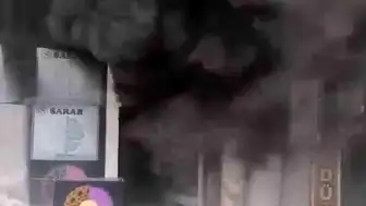Mardin'in Nusaybin İlçesinde Halı Mağazası Yangını