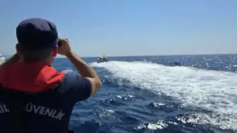 Marmaris açıklarında göçmen teknesi battı: 1 ölü, 2 kayıp