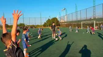 Ortahisar Belediye Başkanı Ahmet Kaya: "Çocuklarımızın yaz tatilini spor sahalarında geçirmeleri amacıyla düzenlediğimiz Yaz Spor Okulumuz devam ediyor"