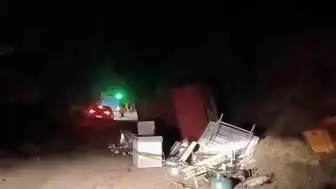 Sakarya Hendek'te Kamyonetin Devrilmesi Sonucu 1 Kişi Öldü, 1 Kişi Yaralandı
