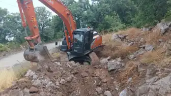 Sakarya'da İş Makinesiyle Define Kazısı Yapan 5 Şüpheli Yakalandı
