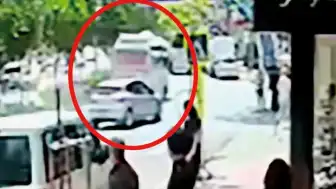 Seyhan'da Minibüsün Çarptığı Genç Kadın Hayatını Kaybetti: Sürücü Tutuklandı