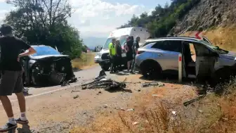 Tokat'ın Niksar ilçesinde trafik kazası: 10 yaralı