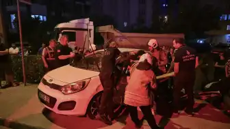 Ümraniye'de Kamyon ile Otomobil Çarpıştı: 1'i Ağır 4 Yaralı