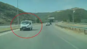 Bursa'da Ters Yönden Gelen Minibüs Kazaya Neden Oluyordu