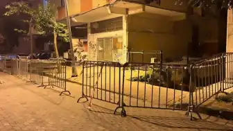 Güngören'de 5 Katlı Binanın Balkonu Çöktü, Bina Boşaltıldı