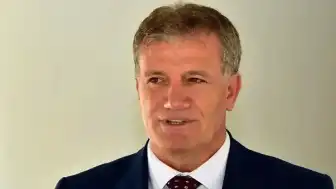 KKTC Ulaştırma Bakanı Erhan Arıklı Görevden Alındı