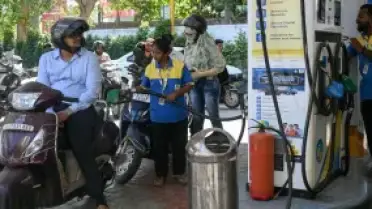 Hindistan'da Yakıt Fiyatlarına Zam Yapıldı