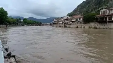 Amasya ve Taşova'da Eğitime Bir Gün Ara Verildi