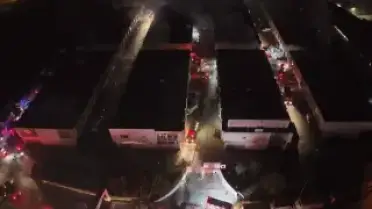 Başakşehir'de 2 Katlı İş Yerinde Yangın 8 Saat Sonra Söndürüldü
