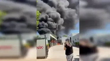 Bursa'da Depo Yangını Söndürüldü