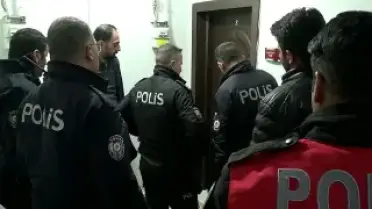 Erzurum'da 17 Yaşındaki Y.A.Y., Anneannesini Bıçakla Yaralayıp Rehin Aldı