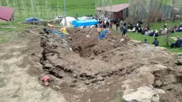 Erzurum'un Tekman İlçesinde Ahır Çöktü: 1 Kişi Hayatını Kaybetti