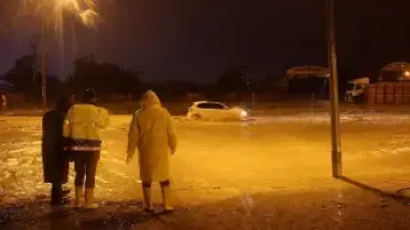 Hatay'da Şiddetli Sağanak Seli ve Göçük Felaketine Yol Açtı: 1 Ölü, Köprü Yıkıldı