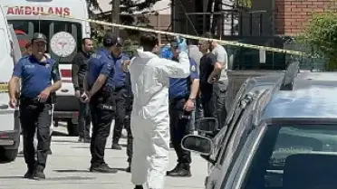 Hukuk Öğrencisi Anne ve Babasını Öldürdü, Parkta Kanlar İçinde Bulundu