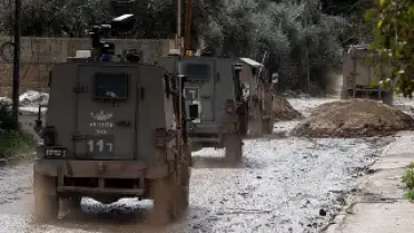 İsrail Askerleri Cenin Mülteci Kampı'nda 3 Evi Ateşe Verdi