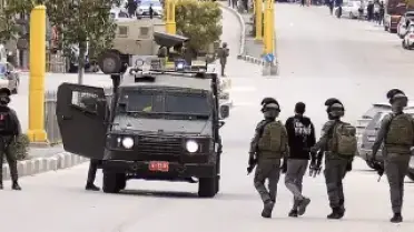 İsrail, Batı Şeria'da 40 Filistinliyi Gözaltına Aldı
