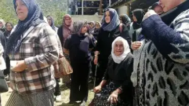 Kansere Yakalanan Kadın Eşiyle Trafik Kazasında Hayatını Kaybetti