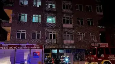 Kayseri'de 4 Katlı Binanın Bodrumunda Yangın Çıktı