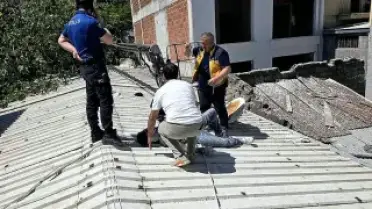Mudanya'da Vinç Devrildi: 2 İşçi Yaralandı