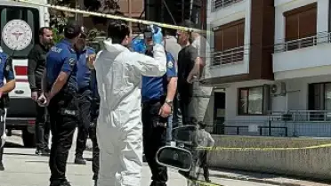 Parkta Ellerinde Kanla Bulunan Şüpheli: Anne ve Babasını Öldürdüğünü İtiraf Etti