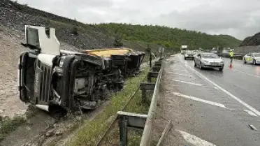 Samsun'da Zincirleme Kaza: 2 TIR Çarpıştı, 2 Kişi Yaralandı