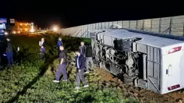 Taraftarları Taşıyan Midibüs Devrildi: 25 Yaralı