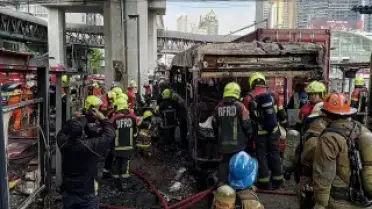 Tayland'da Yük Treni Halk Otobüsüne Çarptı: 8 Kişi Hayatını Kaybetti
