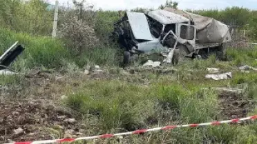 Tren Kamyonete Çarptı: 1 Ölü, 3 Yaralı