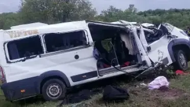 Yozgat'ta Öğrenci Servisi Devrildi: 2 Öğrenci ve Sürücü Hayatını Kaybetti, 7 Öğrenci Yaralandı