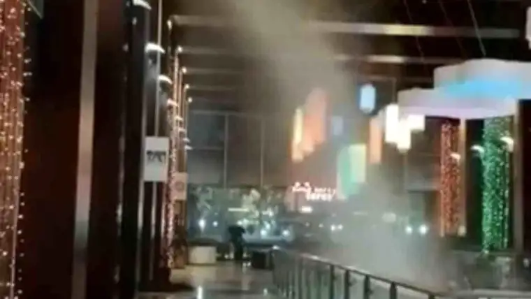 Bursa'da Alışveriş Merkezinde Yangın Fıskiyeleri Açıldı, Su Baskını Yaşandı