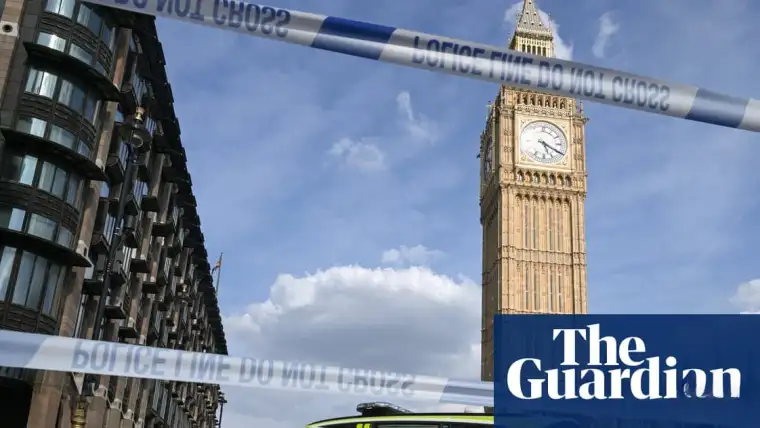Londra Westminster Köprüsü'nde Polis Botu Kazası: 5 Görevli Yaralandı