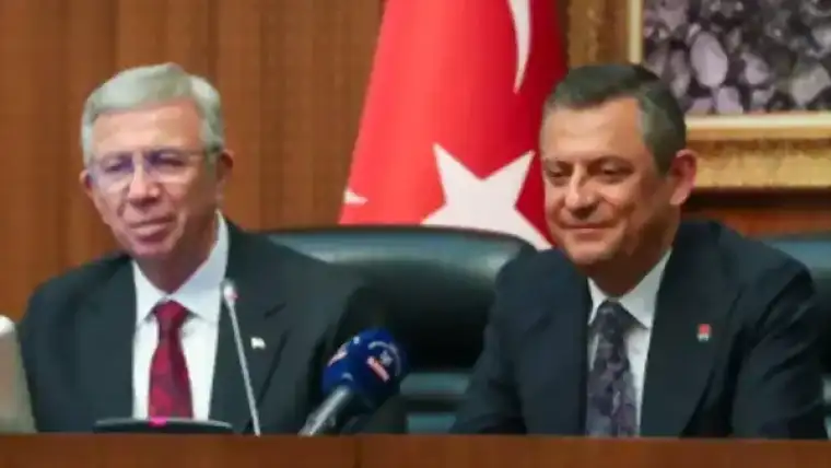 Ankara Büyükşehir Belediye Başkanı Mansur Yavaş'tan Özgür Özel'e Tebrik Telefonu