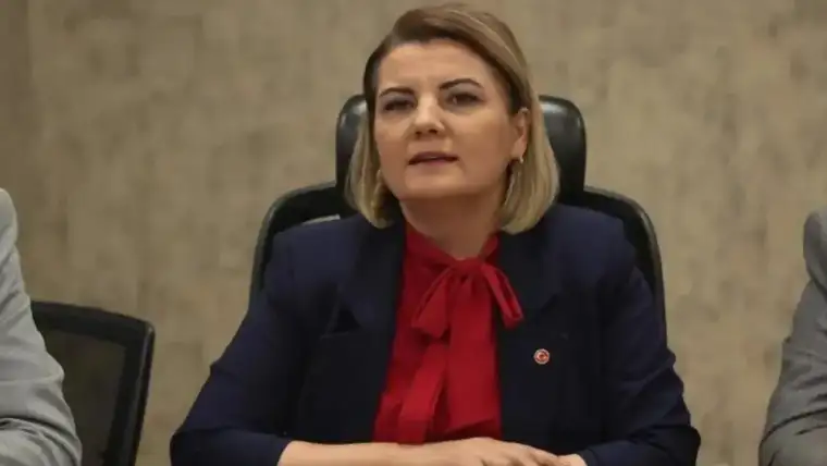 İçişleri Bakanlığı Duyurdu: İzmit Belediye Başkanı Fatma Kaplan Hürriyet Görevden Uzaklaştırıldı
