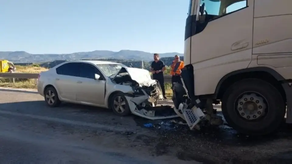 Mut-Silifke Karayolu'nda Feci Kaza: Anne ve Kızı Hayatını Kaybetti, Baba Ağır Yaralı