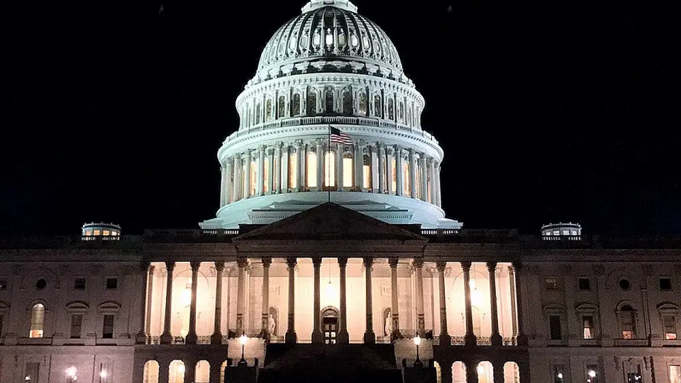 ABD Senatosu'ndan Trump'a Kısıtlama: İran'a Yönelik Askeri Müdahaleler Kongre Onayına Tabi Olacak