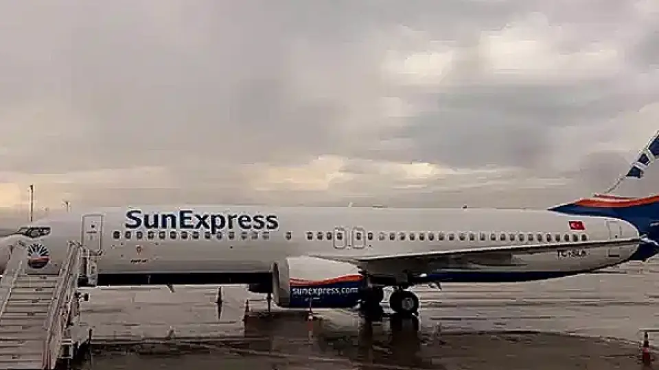 Antalya Uçağında Bomba İhbarı: Londra'ya Acil İniş