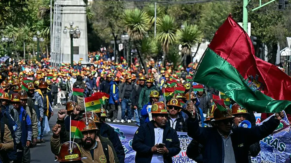 Bolivya'da Binlerce Madenci Hükümeti Protesto Etti