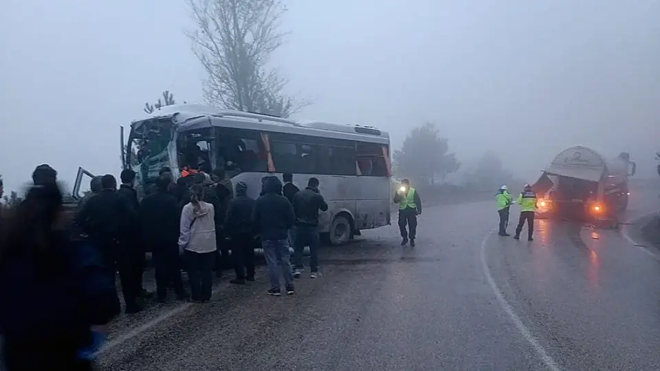 Bolu'da Trafik Kazası: 3 Ağır Yaralı