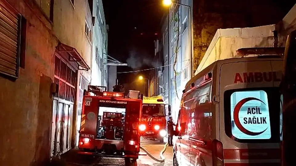 Bursa'da Tekstil Atölyesinde Yangın: Yaralı Yok, İş Yeri Kullanılamaz Hale Geldi