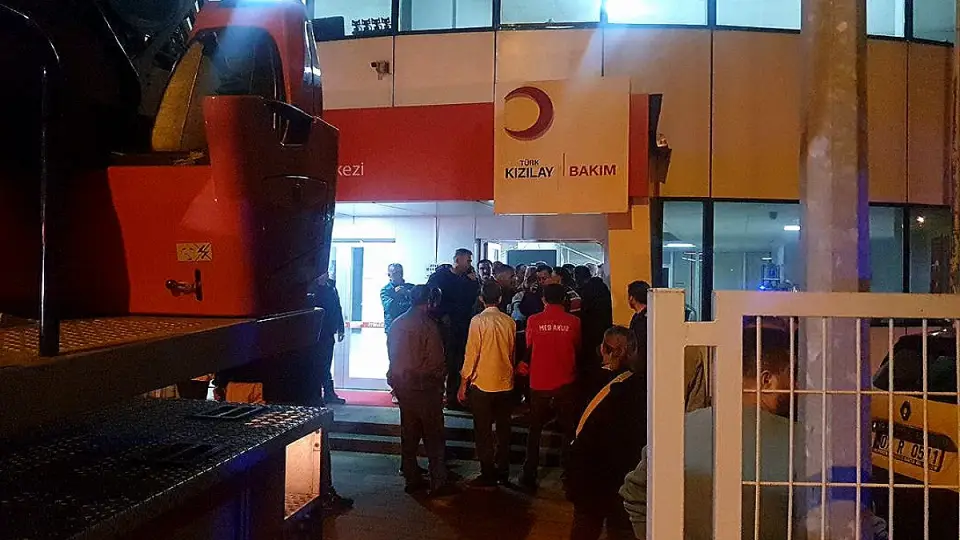 Düzce'deki Huzurevinde Yangın: 53 Vatandaş Tahliye Edildi