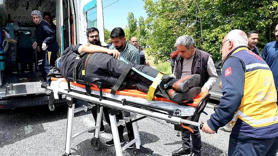 Elazığ'da Trafik Kazası: 5 Yaralı