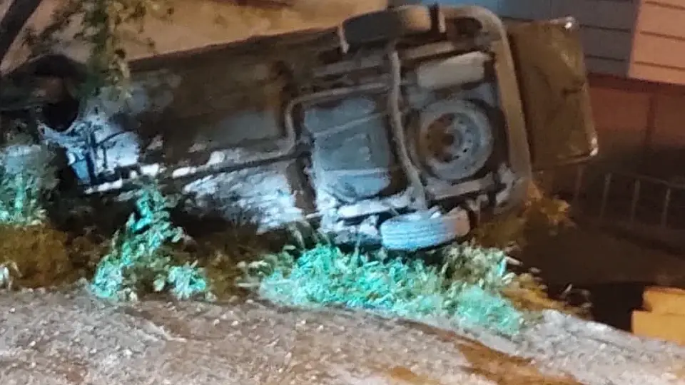 Giresun'da Hafif Ticari Araç Apartman Boşluğuna Düştü