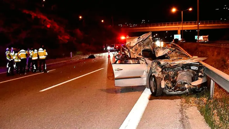 Hatay'da Feci Kaza: 18 Yaşındaki E.Ö. Hayatını Kaybetti, Sürücü Yaralandı