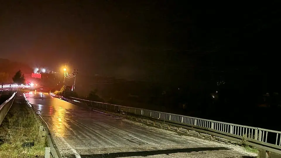 Hatay'da Sağanak Nedeniyle Sel Baskınları ve Köprü Çökmesi