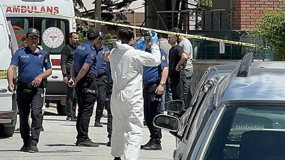 Hukuk Öğrencisi Anne ve Babasını Öldürdü, Parkta Kanlar İçinde Bulundu