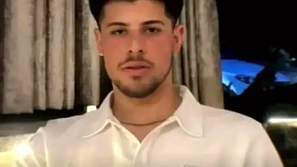 İş Makinesine Çarpan Otomobilin Sürücüsü Hayatını Kaybetti, 3 Kişi Yaralandı