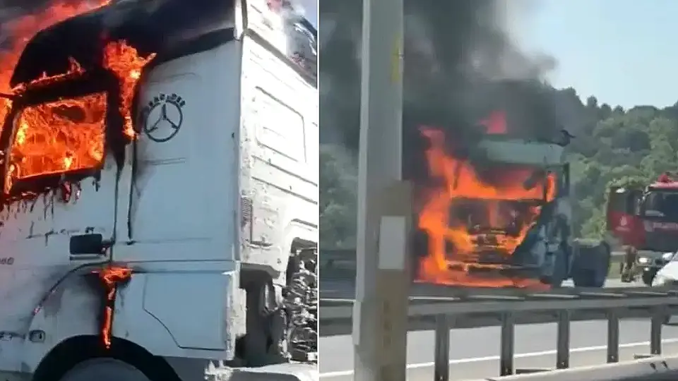 İstanbul Eyüpsultan'da Seyir Halindeki TIR'da Yangın Çıktı